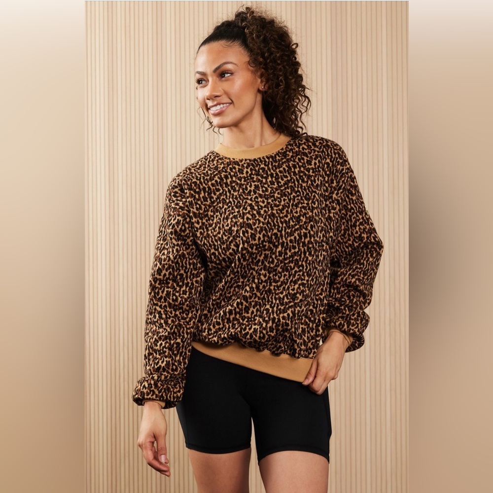 FABLETICS | Athleisure Set - Picture 2 of 5